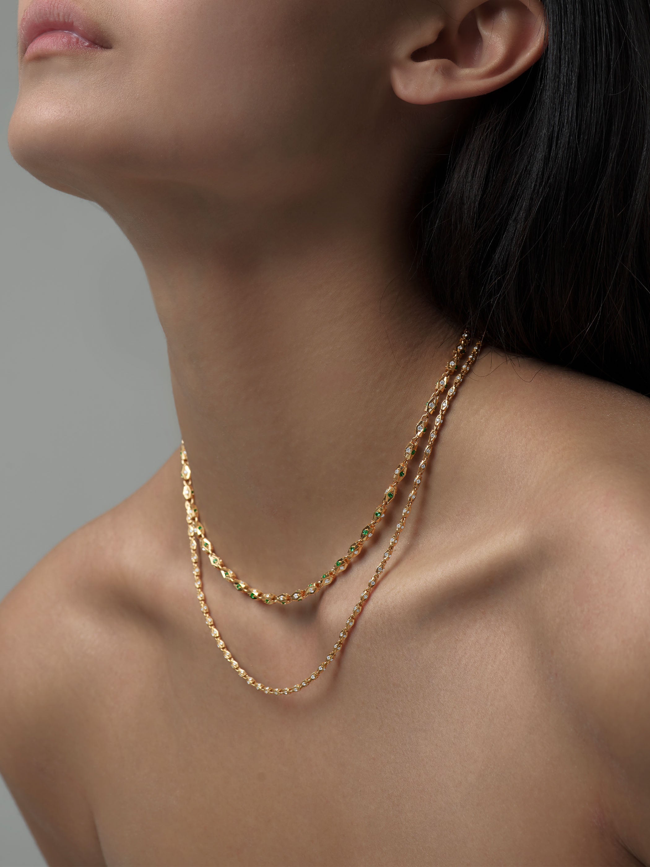 Medium Mother Chain with Emerald and Diamond